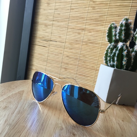 Blue Aviator Sunglasses - Picture 4 of 7